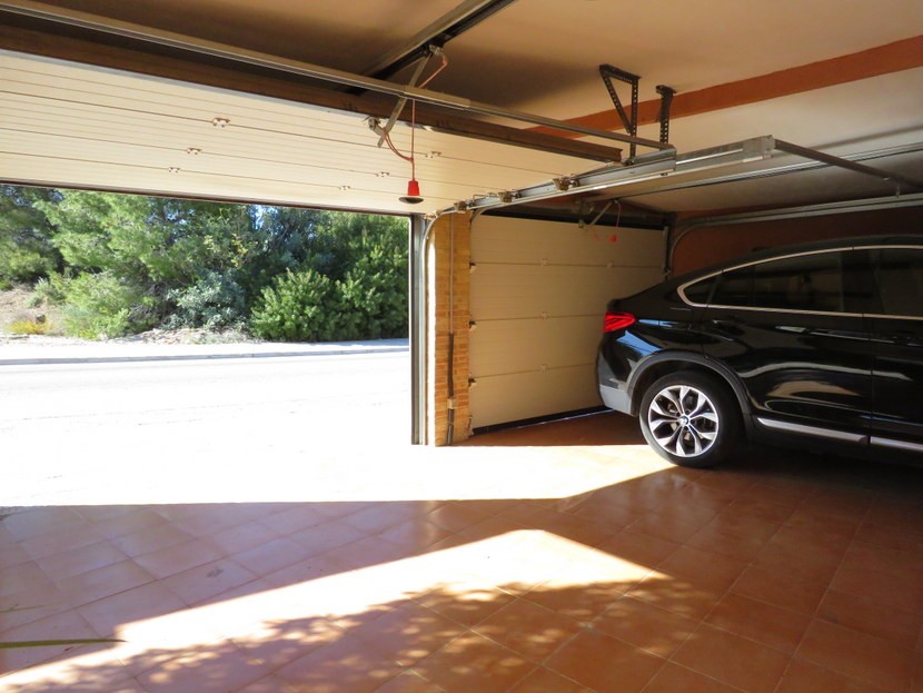 Double garage  - 5 bed 3 bath villa Eliana